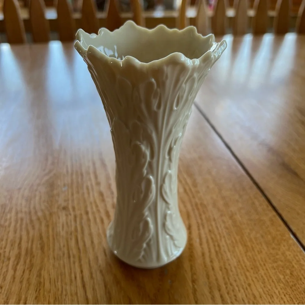 Vintage Lenox Woodland Collection Cream Vase Embossed Acanthus Leaves